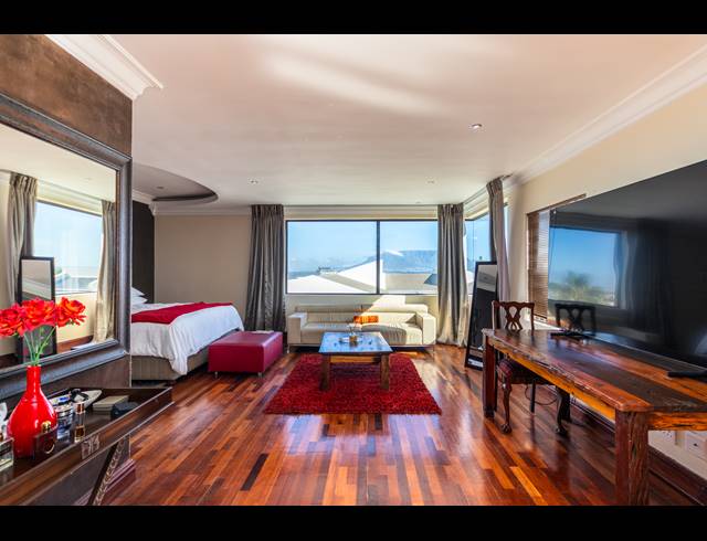3 BEDROOM HOUSE TO LET IN WEST BEACH